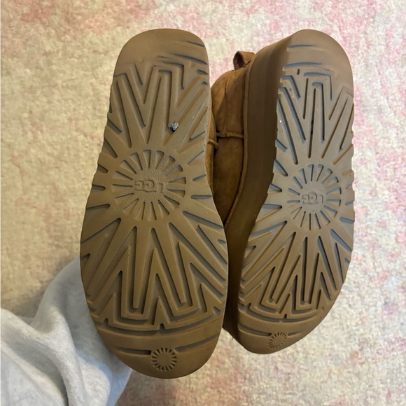 Platform UGGS - Picture 4 of 4